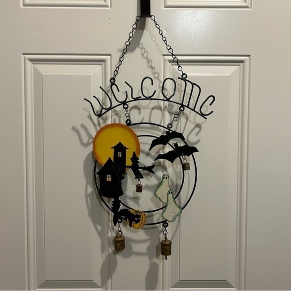 HALLOWEEN METAL AND IRON WELCOME WALL HANGING